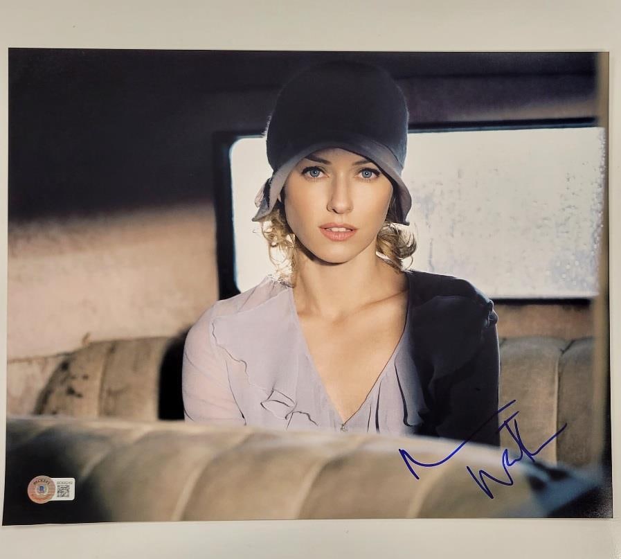 Naomi Watts Autographed 11x14 Photo Beckett Certified: Naomi Watts Autographed 11x14 Photo Beckett Certified This stunning 11x14 photograph features the signature of acclaimed actress Naomi Watts, authenticated by Beckett. The photograph is an original pi