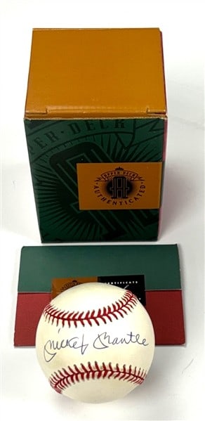 Mickey Mantle HOF Autographed OAL Baseball Yankees with COA: Mickey Mantle HOF Autographed OAL Baseball Yankees with COA This is an original Mickey Mantle Hall of Fame signed OAL baseball from the New York Yankees, authenticated by Upper Deck. The ball features