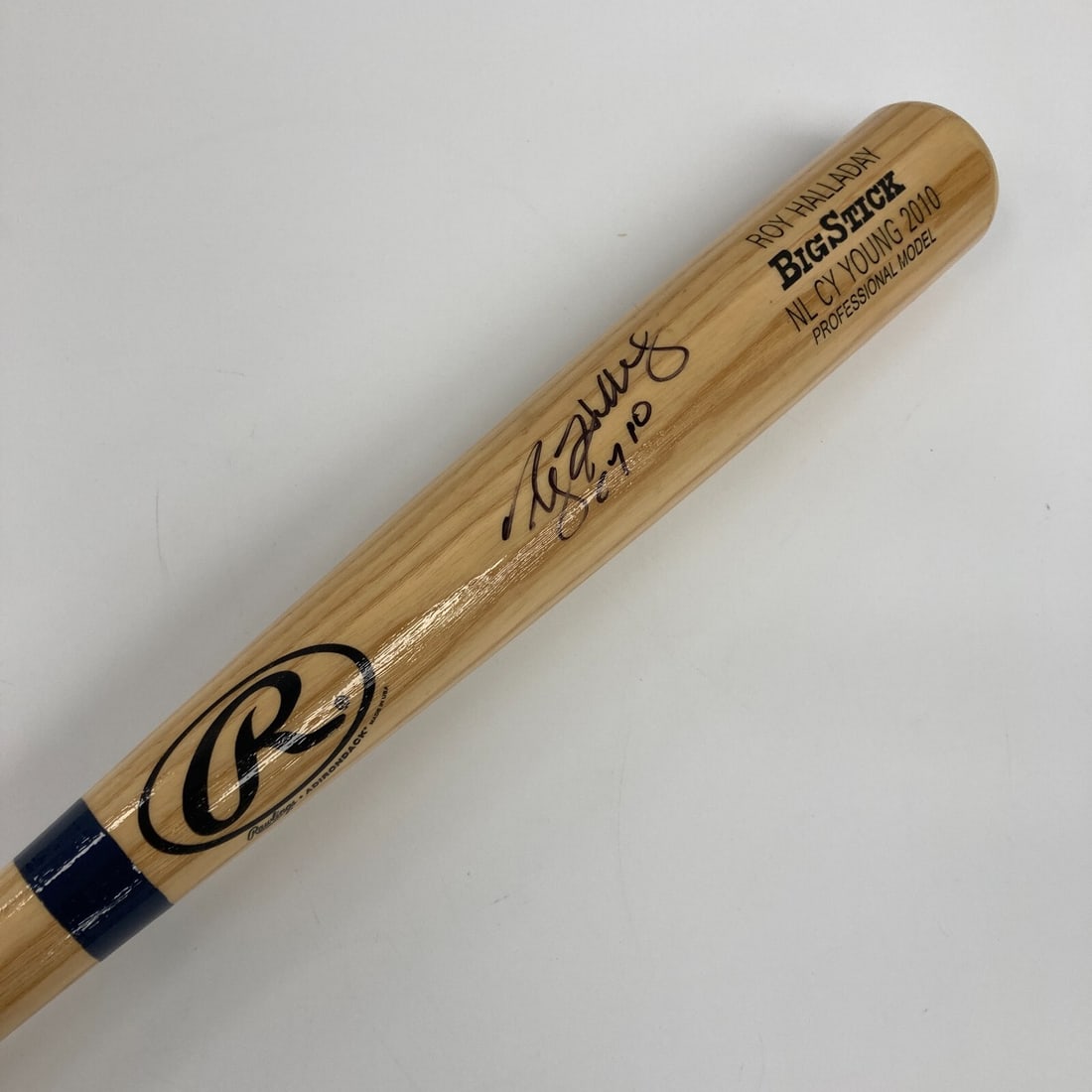 Roy Halladay 2010 Cy Young Signed Baseball Bat JSA Authenticated: Roy Halladay 2010 Cy Young Signed Baseball Bat JSA Authenticated Celebrate a remarkable achievement with this Roy Halladay "Cy Young 2010" Signed Commemorative Baseball Bat. This original bat features