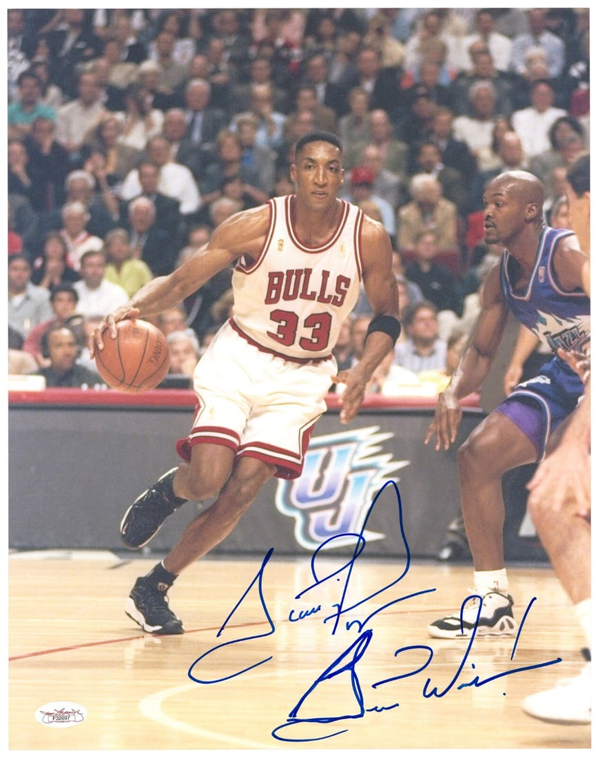Scottie Pippen Signed 11x14 Photo Chicago Bulls JSA Authenticated: Scottie Pippen Signed 11x14 Photo Chicago Bulls JSA Authenticated This is an original 11x14 photograph signed by NBA legend Scottie Pippen, showcasing his affiliation with the Chicago Bulls. The autog