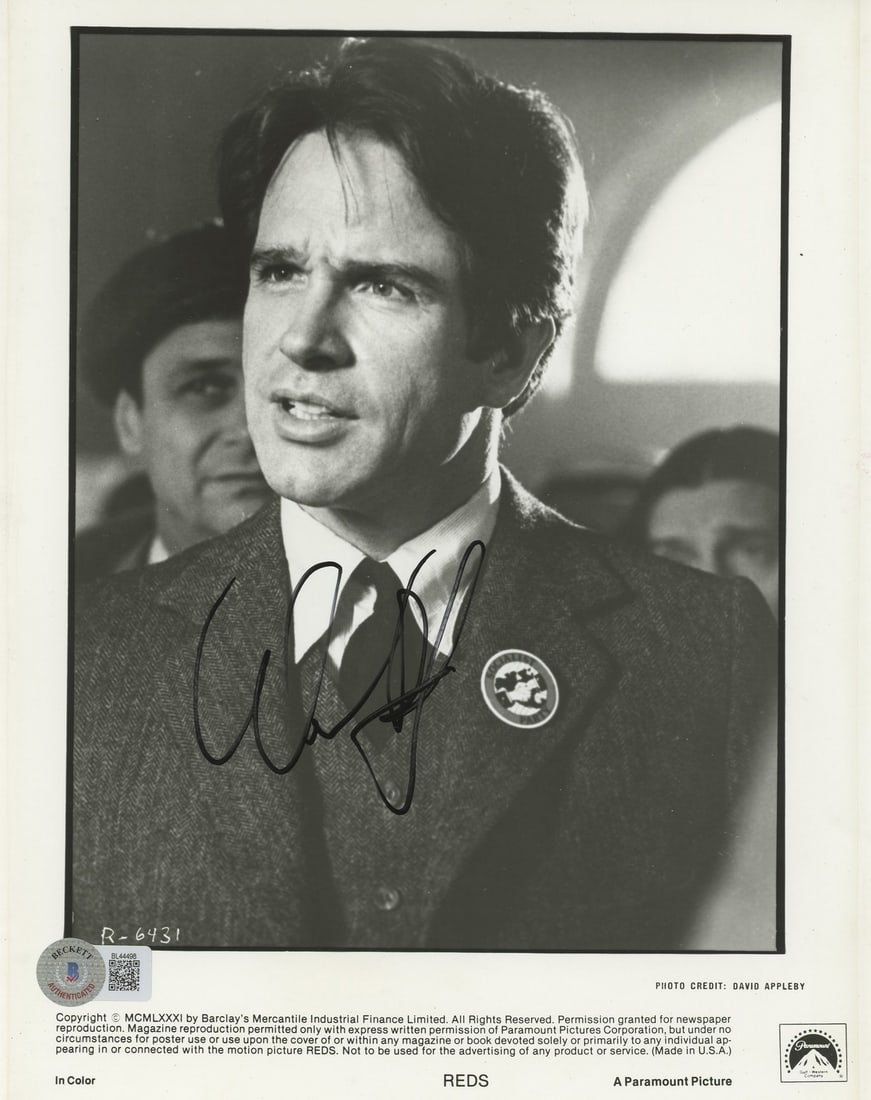 Warren Beatty Signed 8x10 Photo from Reds Beckett Authenticated: Warren Beatty Signed 8x10 Photo from Reds Beckett Authenticated This authentic 8x10 black and white photograph features the signature of Warren Beatty, renowned for his role in the film "Reds." The it