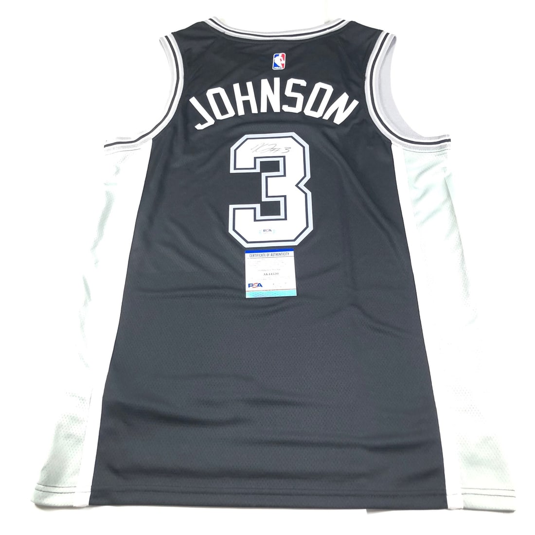 Keldon Johnson Autographed Jersey PSA/DNA San Antonio Spurs: Keldon Johnson Autographed Jersey PSA/DNA San Antonio Spurs This is an original, pre-owned stitched jersey signed by Keldon Johnson, a prominent player for the San Antonio Spurs. The autograph has bee