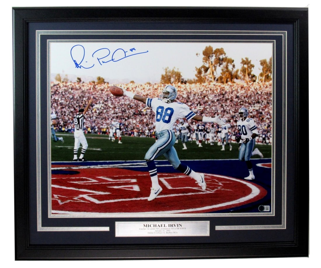 Framed 16x20 Dallas Cowboys Photo Signed by Michael Irvin with Beckett COA: Framed 16x20 Dallas Cowboys Photo Signed by Michael Irvin with Beckett COA This framed 16x20 photo features an authentic autograph from Michael Irvin, commemorating his Hall of Fame career with the Da