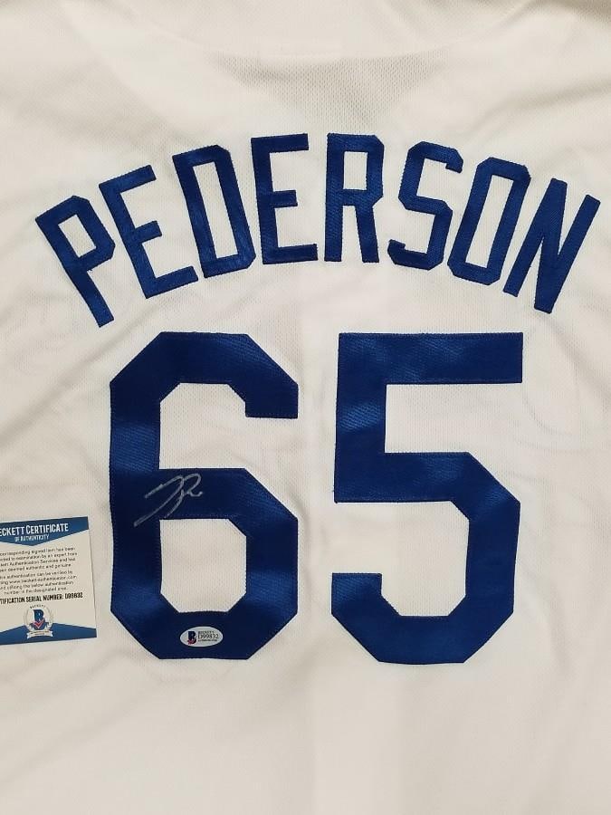 Joc Pederson Signed Los Angeles Dodgers Jersey with Beckett COA: Joc Pederson Signed Los Angeles Dodgers Jersey with Beckett COA This is an official Los Angeles Dodgers rookie jersey autographed by Joc Pederson, a notable player in Major League Baseball (MLB). The 