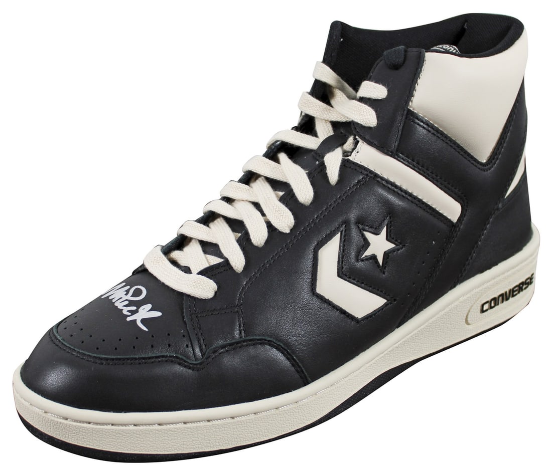 Magic Johnson Signed Left Converse Weapon Shoe Lakers BAS Authenticated (1 of 8)