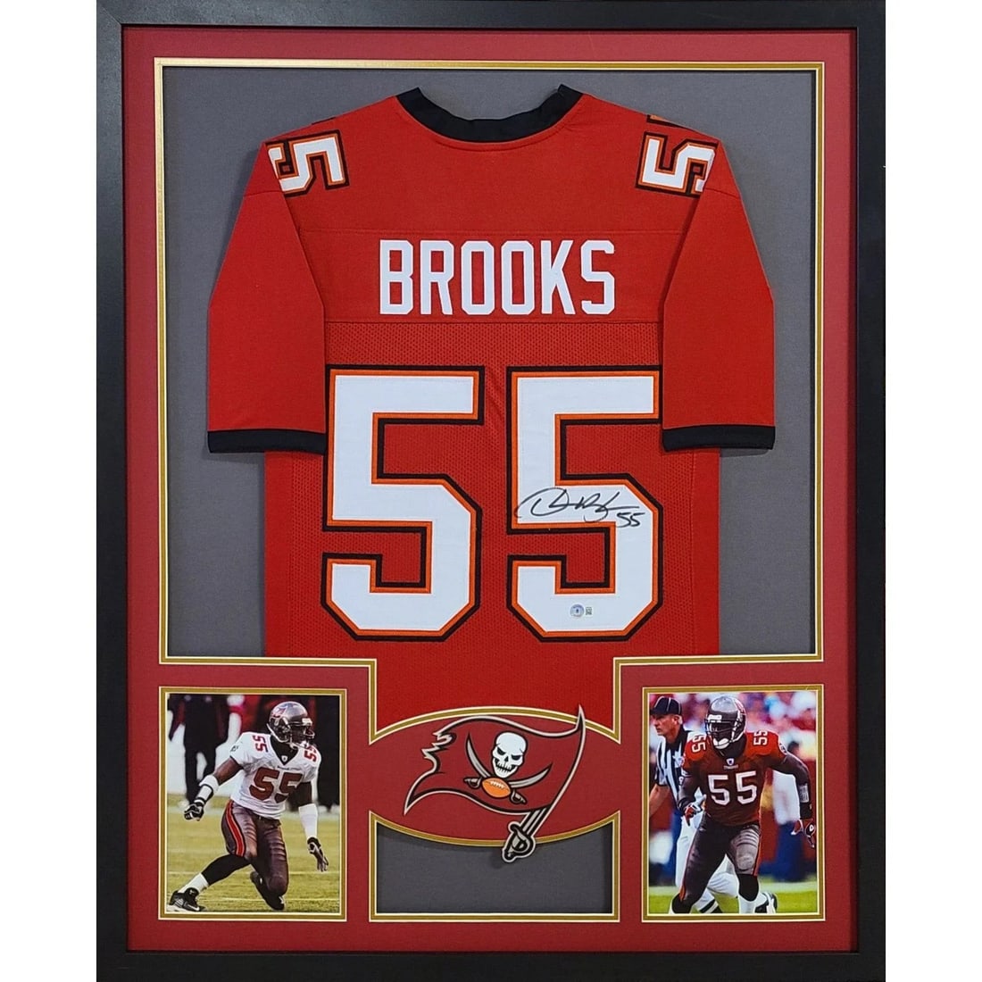 Derrick Brooks Signed Framed Jersey Beckett Authenticated Tampa Bay Buccaneers: Derrick Brooks Signed Framed Jersey Beckett Authenticated Tampa Bay Buccaneers This autographed Derrick Brooks framed jersey is a must-have for any Tampa Bay Buccaneers fan. Authenticated by Beckett, 