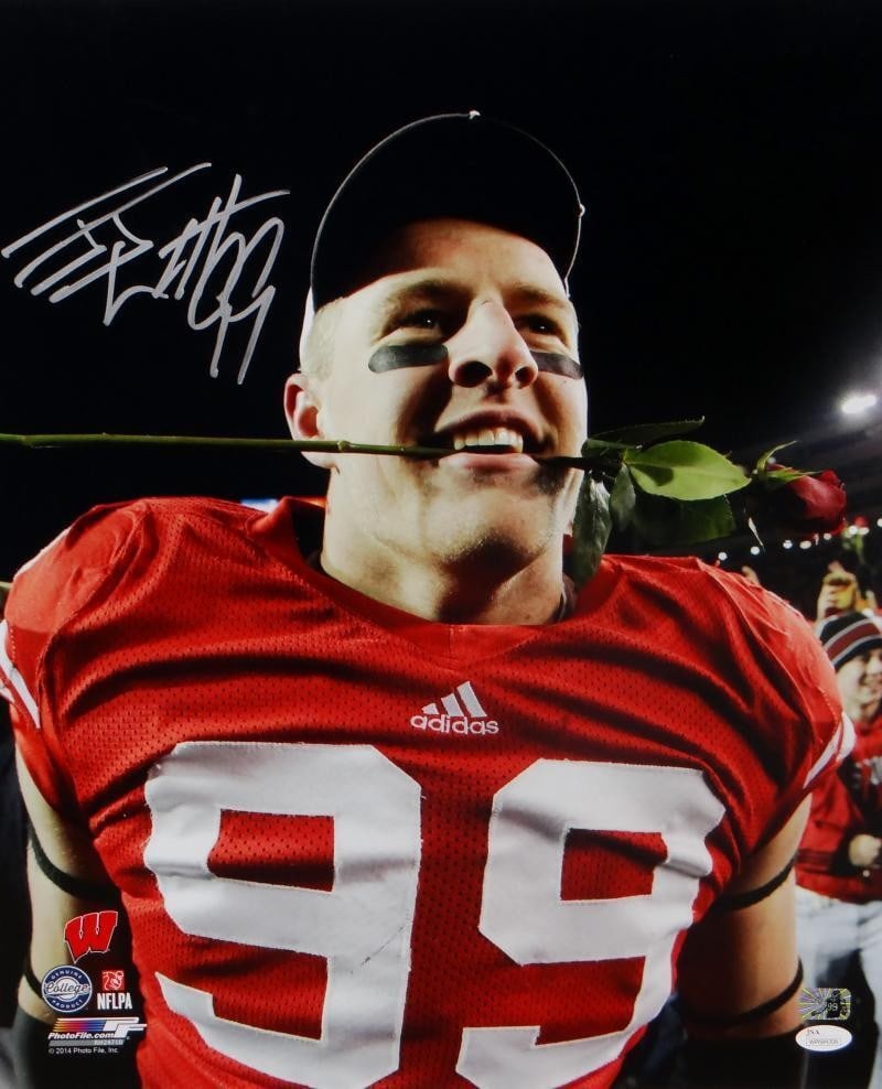 Wisconsin Badgers 16x20 Rose Bowl Photo Signed by JJ Watt JSA Authenticated: Wisconsin Badgers 16x20 Rose Bowl Photo Signed by JJ Watt JSA Authenticated This is a 16x20 photo featuring the Wisconsin Badgers at the Rose Bowl, signed by JJ Watt. The autograph has been authentica
