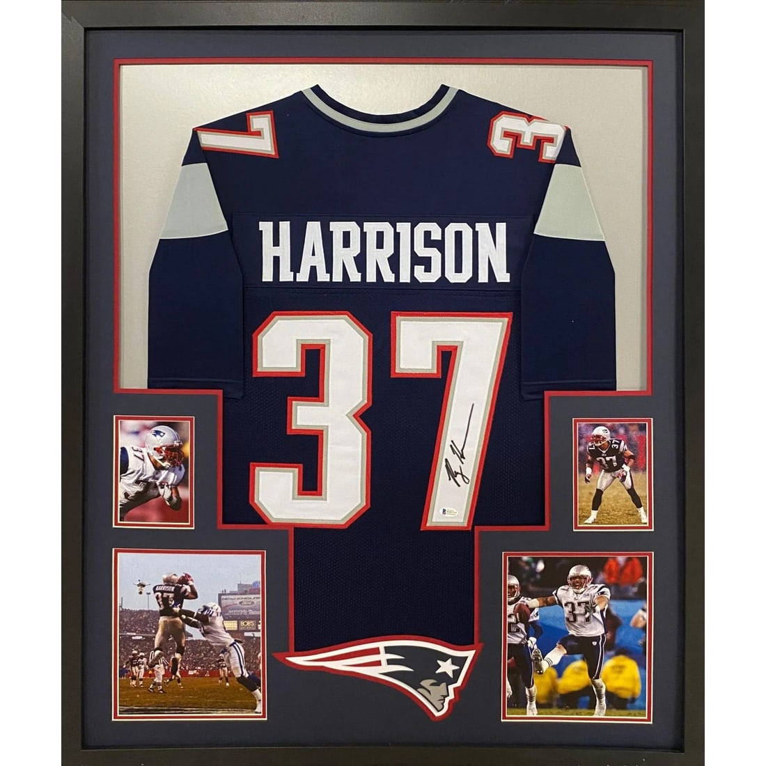 Rodney Harrison Signed Framed Jersey New England Patriots Beckett Authenticated: Rodney Harrison Signed Framed Jersey New England Patriots Beckett Authenticated This is a Rodney Harrison autographed framed jersey, showcasing a stunning collectible for any New England Patriots fan.