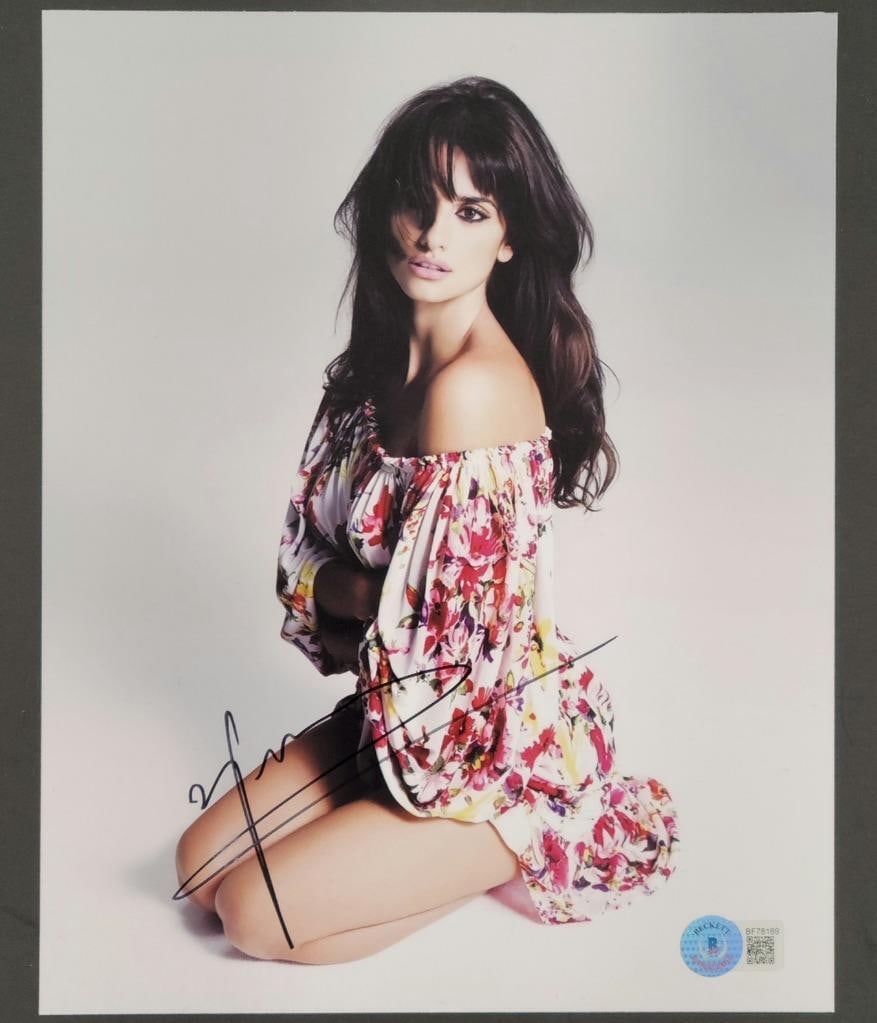 8x10 Photograph Signed by Penelope Cruz with Beckett Authentication: 8x10 Photograph Signed by Penelope Cruz with Beckett Authentication This is an original 8x10 photograph signed by Penelope Cruz. The autograph has been authenticated by Beckett and includes their BAS 