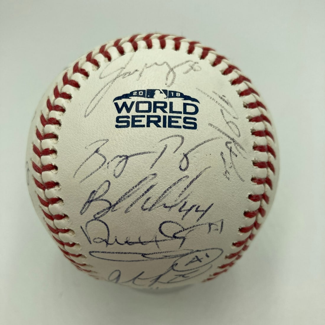 2018 Boston Red Sox Team Signed World Series Baseball JSA COA 29 Signatures: 2018 Boston Red Sox Team Signed World Series Baseball JSA COA 29 Signatures Celebrate the 2018 Boston Red Sox World Series Championship with this team-signed official World Series baseball. Authentica
