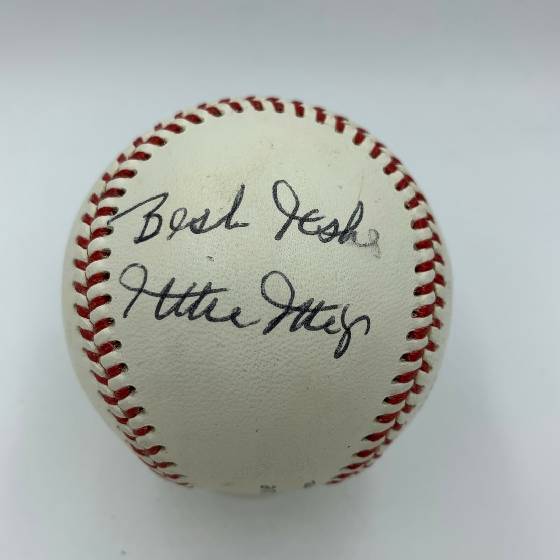 1960s Willie Mays Signed NL Giles Baseball with JSA COA: 1960s Willie Mays Signed NL Giles Baseball with JSA COA This stunning baseball features the signature of legendary MLB player Willie Mays, captured during his playing days in the 1960s. Authenticated 