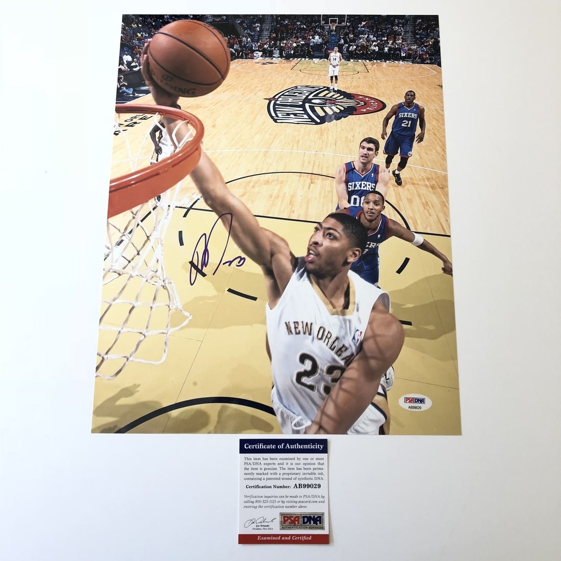 Anthony Davis Autographed 11x14 Photo PSA/DNA New Orleans Pelicans: Anthony Davis Autographed 11x14 Photo PSA/DNA New Orleans Pelicans This is an authentic 11x14 photograph featuring Anthony Davis, a prominent player of the New Orleans Pelicans, who has signed it. The