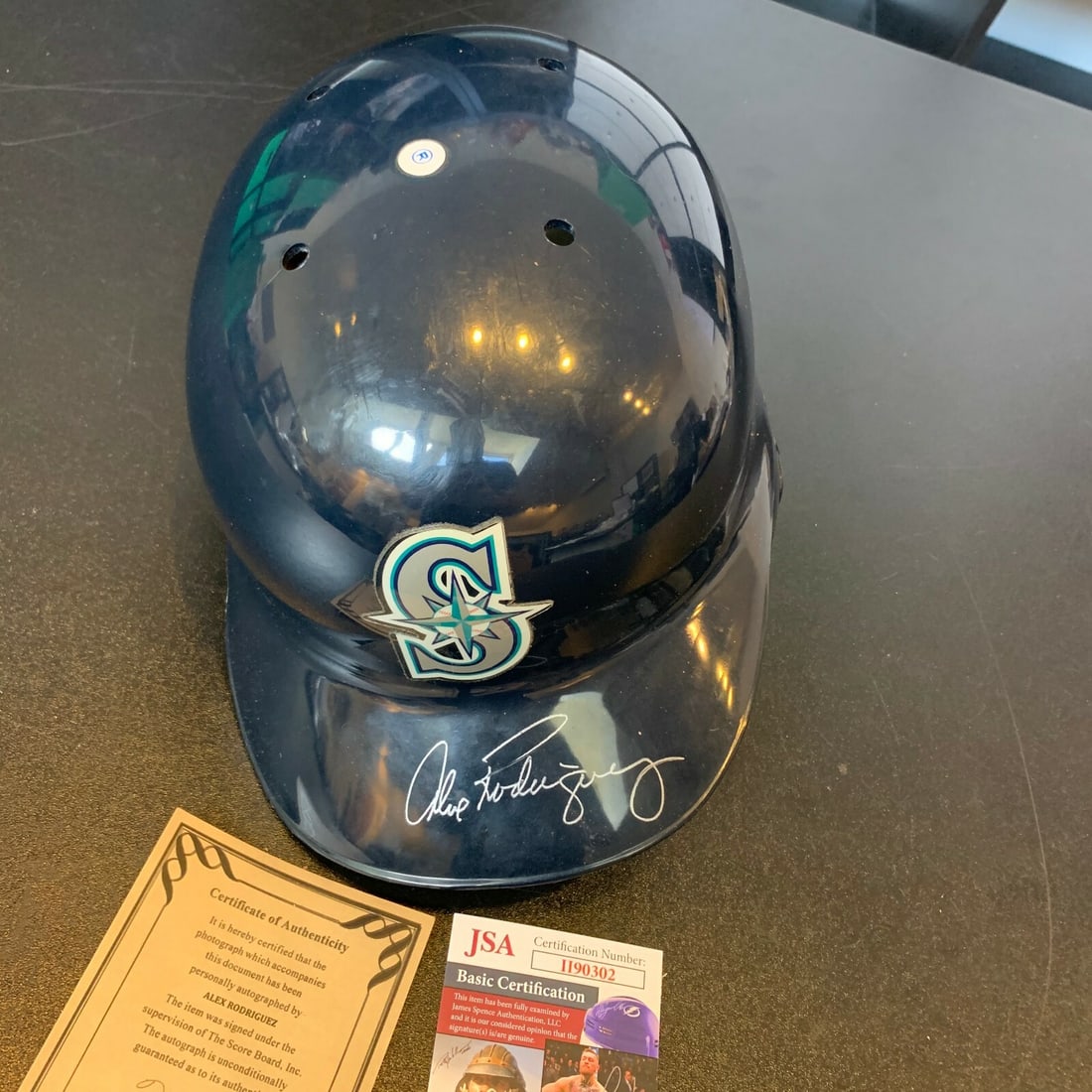 Seattle Mariners Helmet Signed by Alex Rodriguez Rookie Era JSA Authenticated: Seattle Mariners Helmet Signed by Alex Rodriguez Rookie Era JSA Authenticated This is a Seattle Mariners game model helmet signed by Alex Rodriguez during his rookie era. The helmet comes with autogra