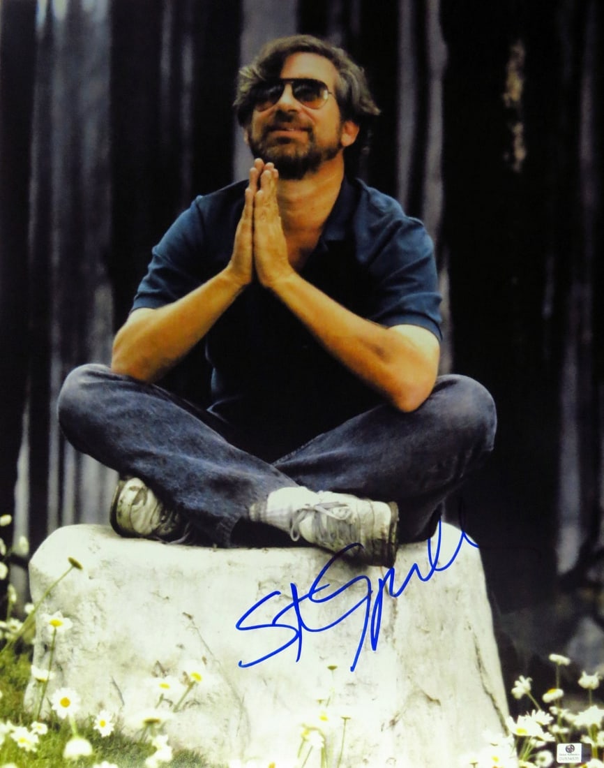 Steven Spielberg Signed 16X20 Photograph with Global Authentics Certification (1 of 2)