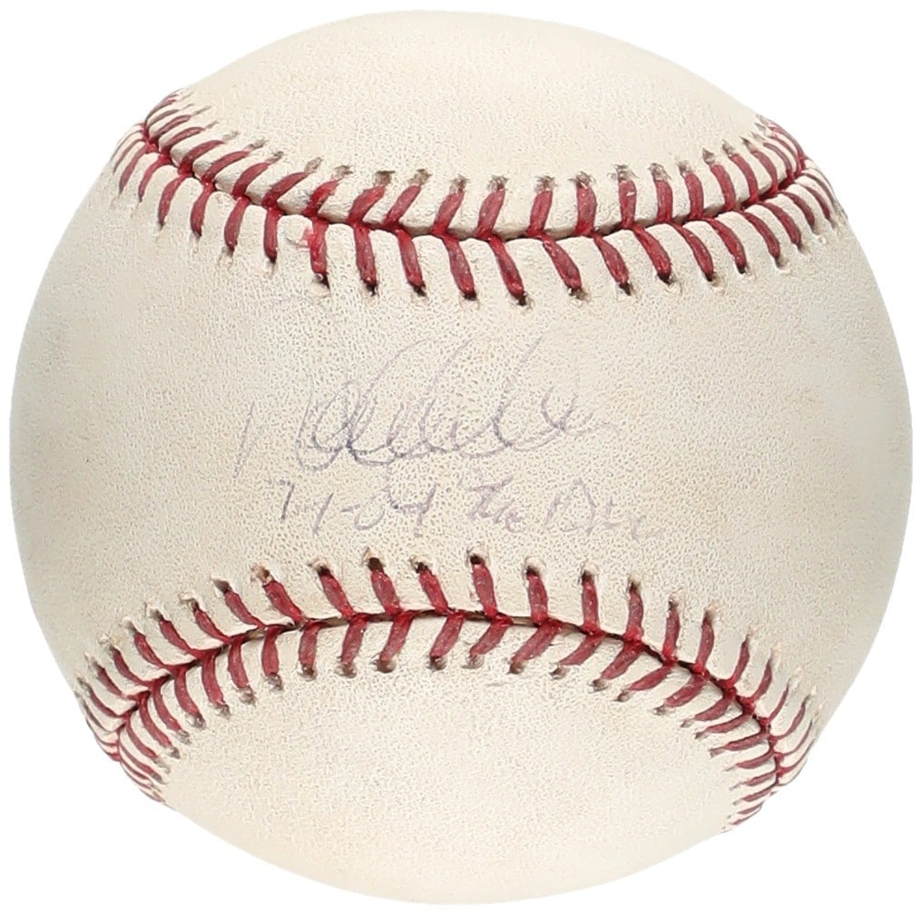 Derek Jeter Signed Game Used Baseball July 1 2004 Steiner COA The Dive: Derek Jeter Signed Game Used Baseball July 1 2004 Steiner COA The Dive This is an Official Major League baseball used during the historic July 1, 2004 game between the New York Yankees and the Boston 