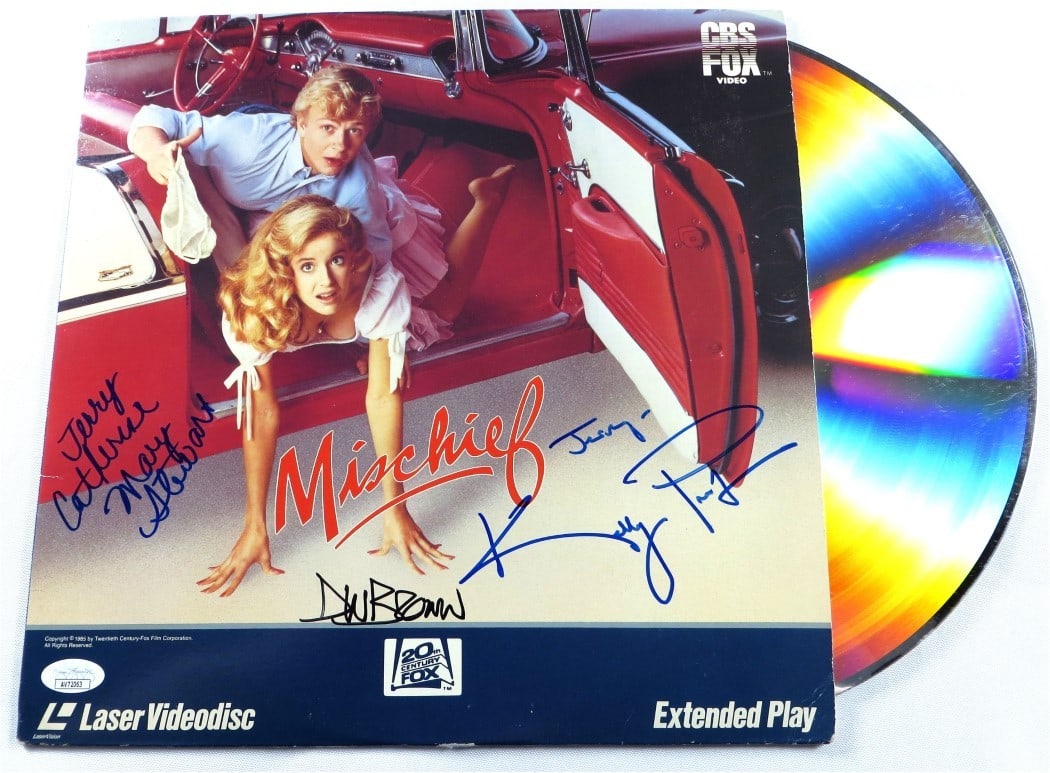 Mischief Multi Signed Laserdisc Kelly Preston JSA Authenticated (1 of 4)