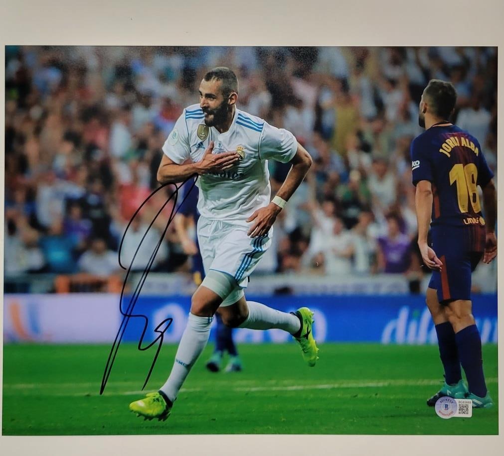 Karim Benzema Signed Real Madrid 11x14 Photo Beckett Authenticated (1 of 1)