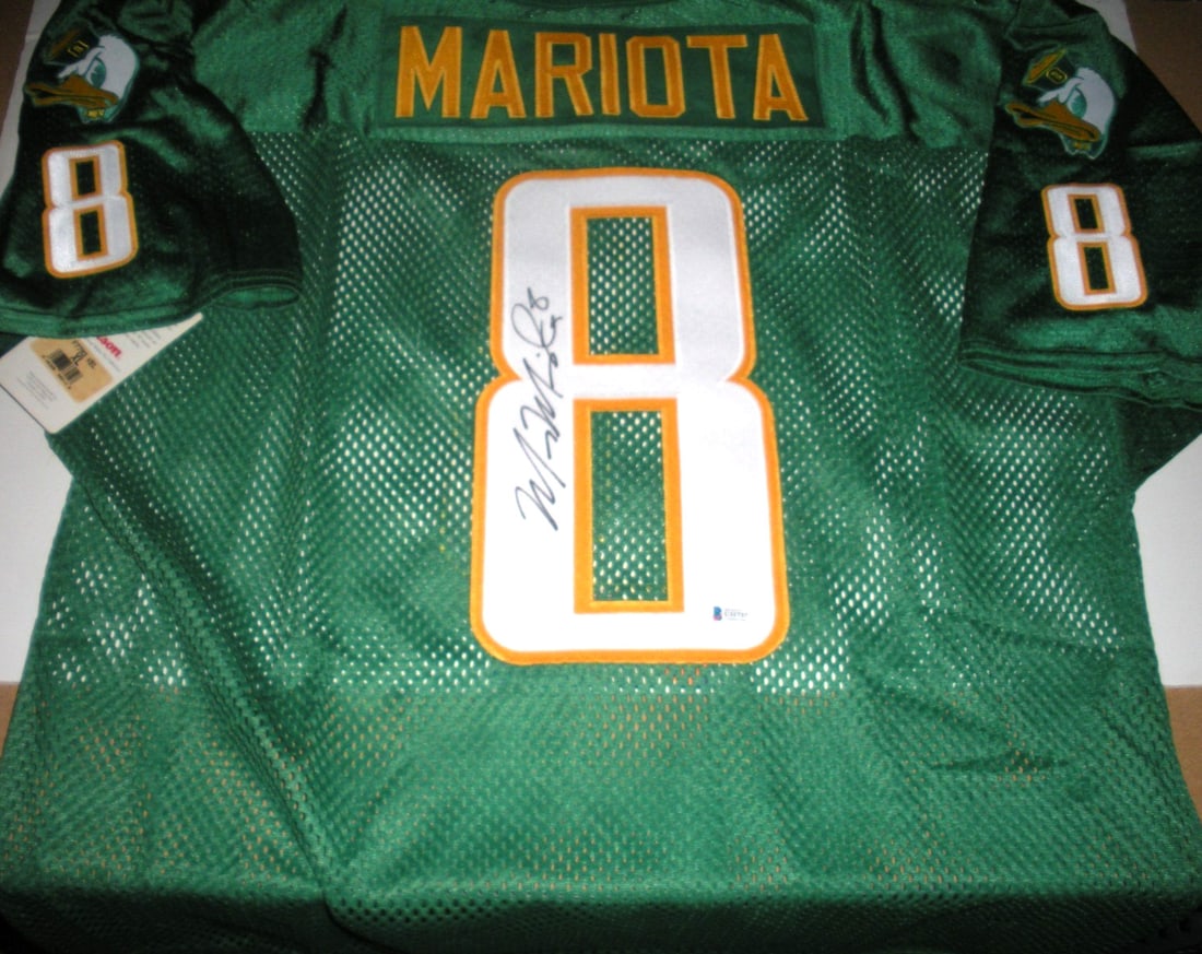 Signed Official Wilson Jersey Marcus Mariota Oregon Ducks Beckett Authenticated (1 of 2)