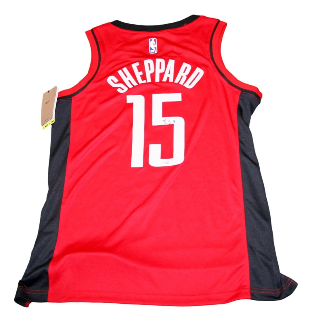 Reed Sheppard Signed Houston Rockets Nike Jersey Size 48 JSA Authenticated: Reed Sheppard Signed Houston Rockets Nike Jersey Size 48 JSA Authenticated This is an authentic Nike Houston Rockets jersey, size 48, autographed by Reed Sheppard. The signature has been authenticated
