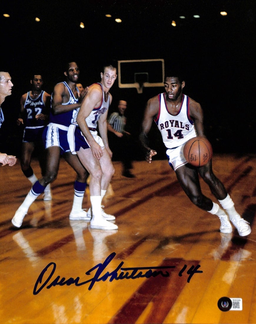 Oscar Robinson Signed 11x14 Photo Beckett Authenticated: Oscar Robinson Signed 11x14 Photo Beckett Authenticated This is an autographed 11x14 photograph of Oscar Robinson, a Hall of Famer in the NBA. The photograph features Robinson's signature in blue perm