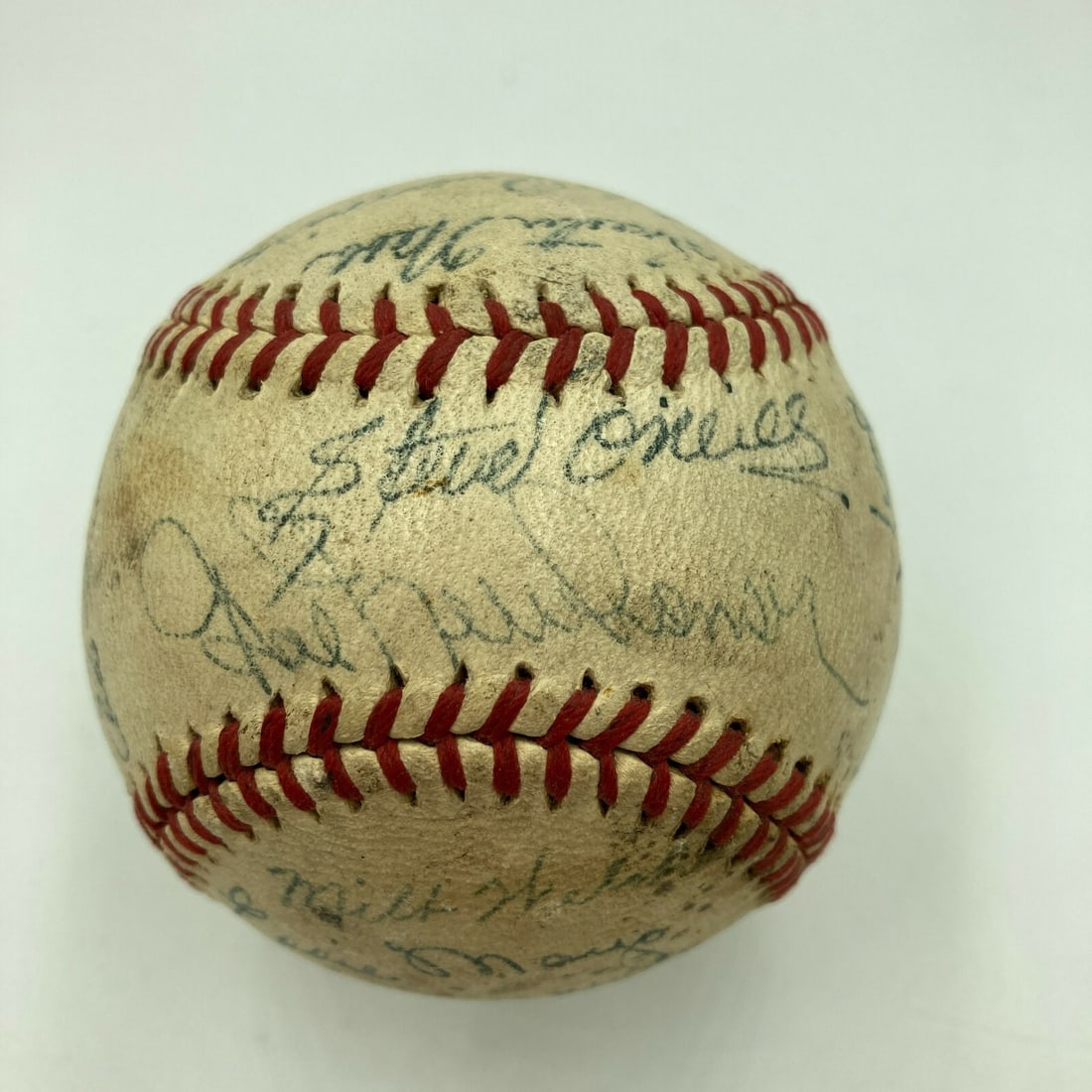 1945 Detroit Tigers Team Signed Baseball with 24 Signatures PSA DNA COA: 1945 Detroit Tigers Team Signed Baseball with 24 Signatures PSA DNA COA Celebrate the historic achievement of the 1945 Detroit Tigers with this original team signed baseball, featuring a total of 24 s