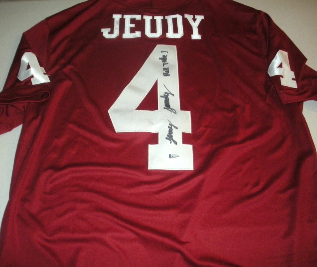 Nike Alabama Football Jersey Signed by Ozzie Newsome with Beckett COA: Nike Alabama Football Jersey Signed by Ozzie Newsome with Beckett COA This is an official licensed Nike jersey signed by Ozzie Newsome, featuring the Alabama Roll Tide. The jersey is an original item 