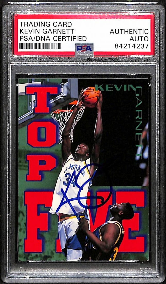 Kevin Garnett HOF Signed 1995 Signature Rookies Card T5 PSA/DNA: Kevin Garnett HOF Signed 1995 Signature Rookies Card T5 PSA/DNA Offered is an original Kevin Garnett Hall of Fame signed 1995 Signature Rookies Card #T5 featuring the Minnesota Timberwolves. This auto