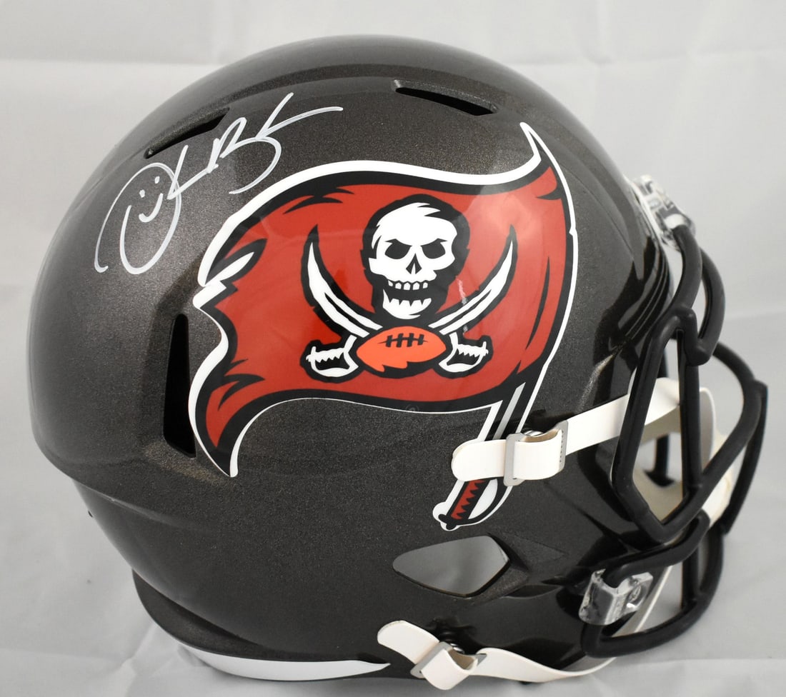 Tampa Bay Buccaneers Speed Helmet Signed by Derrick Brooks Beckett Hologram: Tampa Bay Buccaneers Speed Helmet Signed by Derrick Brooks Beckett Hologram This full-size Tampa Bay Buccaneers Speed helmet is autographed by Derrick Brooks. The helmet is an original piece and comes