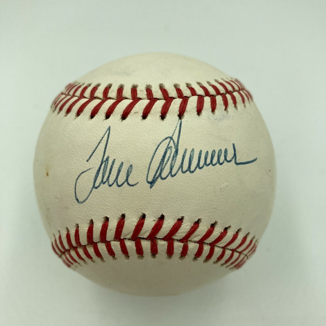 Tom Seaver Autographed Official National League Baseball JSA COA: Tom Seaver Autographed Official National League Baseball JSA COA This official National League baseball features the signature of Hall of Fame pitcher Tom Seaver, offering a unique collectible for bas