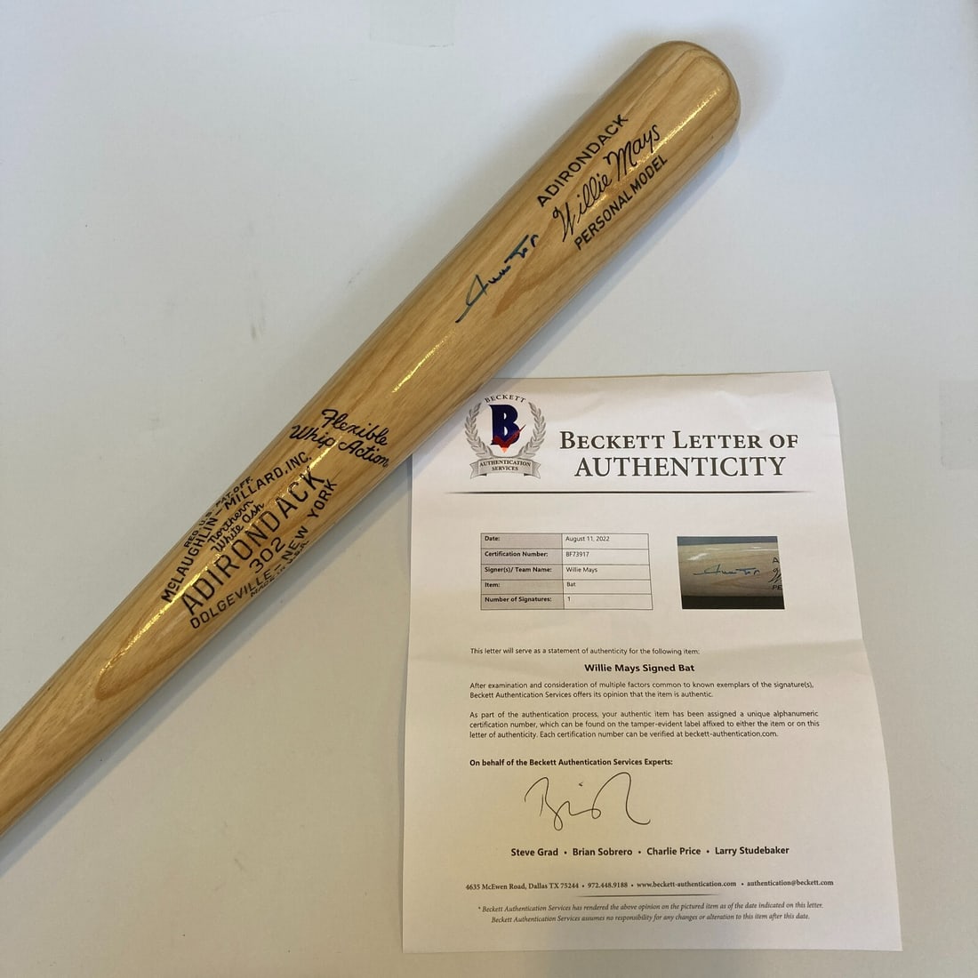 Willie Mays Signed Adirondack Baseball Bat with Beckett COA: Willie Mays Signed Adirondack Baseball Bat with Beckett COA This is a pre-owned Adirondack game model baseball bat signed by the legendary Willie Mays, an iconic figure in Major League Baseball and a 