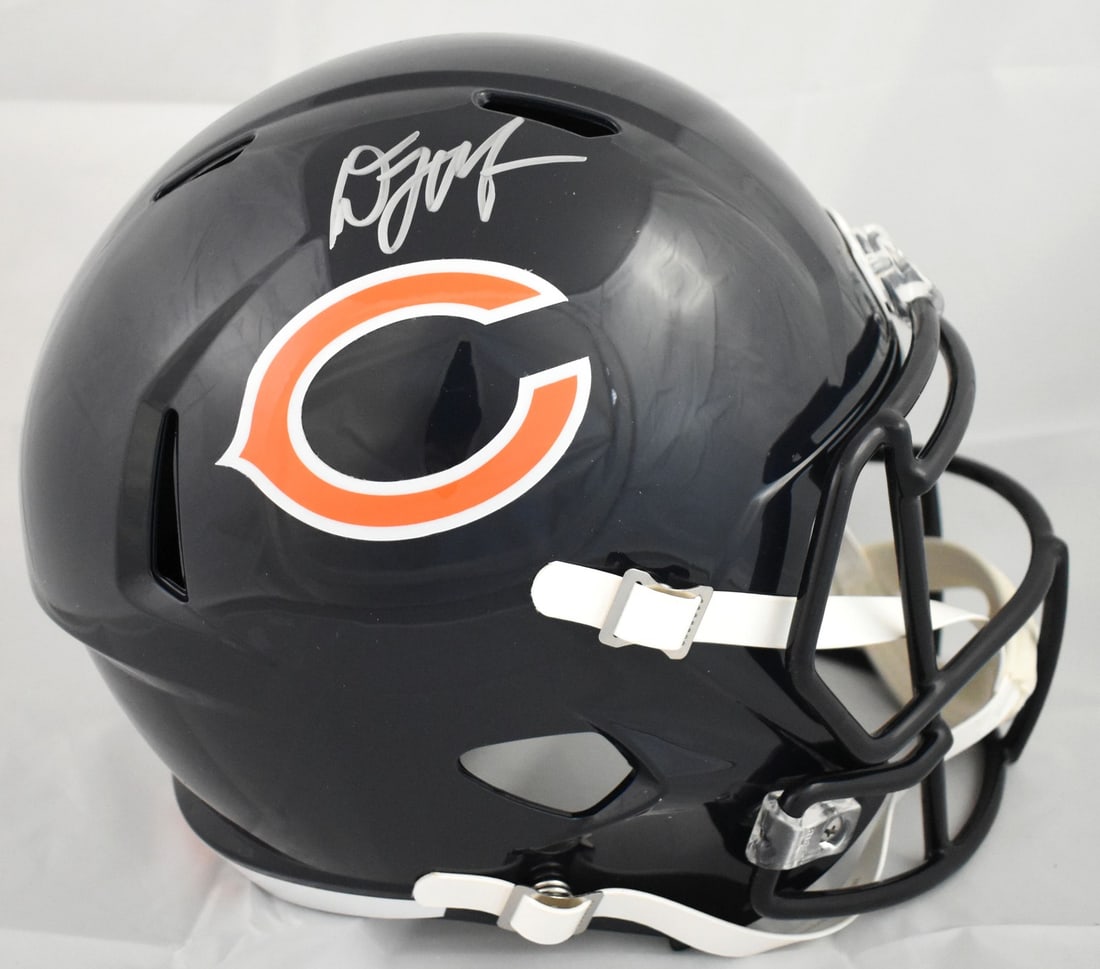 Chicago Bears Full Size Speed Helmet Signed by D.J. Moore Beckett Holo: Chicago Bears Full Size Speed Helmet Signed by D.J. Moore Beckett Holo This is a pre-owned Chicago Bears full-size Speed helmet autographed by D.J. Moore. The helmet is an original item and comes with