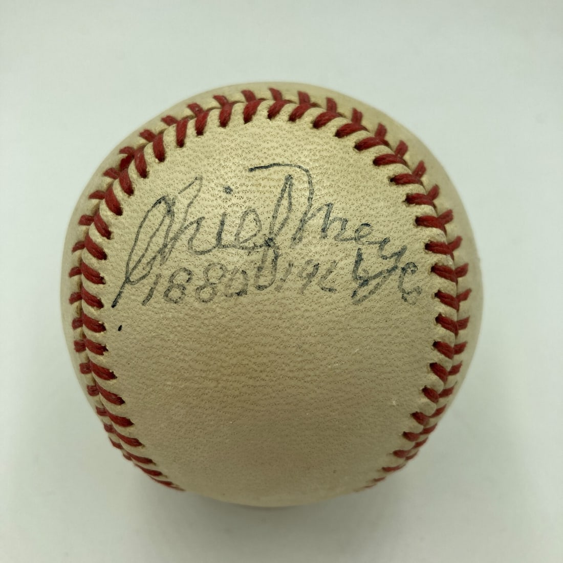 Rare New York Giants Signed Baseball Fred Snodgrass JSA Authenticated: Rare New York Giants Signed Baseball Fred Snodgrass JSA Authenticated This rare New York Giants multi-signed baseball features the signatures of notable players from the 1800s-1900s, including Fred Sn