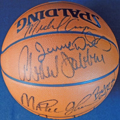 Spalding NBA ball signed by 8 Lakers champions UDA SGC 9 MINT: Spalding NBA ball signed by 8 Lakers champions UDA SGC 9 MINT This Spalding NBA basketball is signed by eight members of the 1987-88 Los Angeles Lakers championship team, including Kareem Abdul-Jabbar