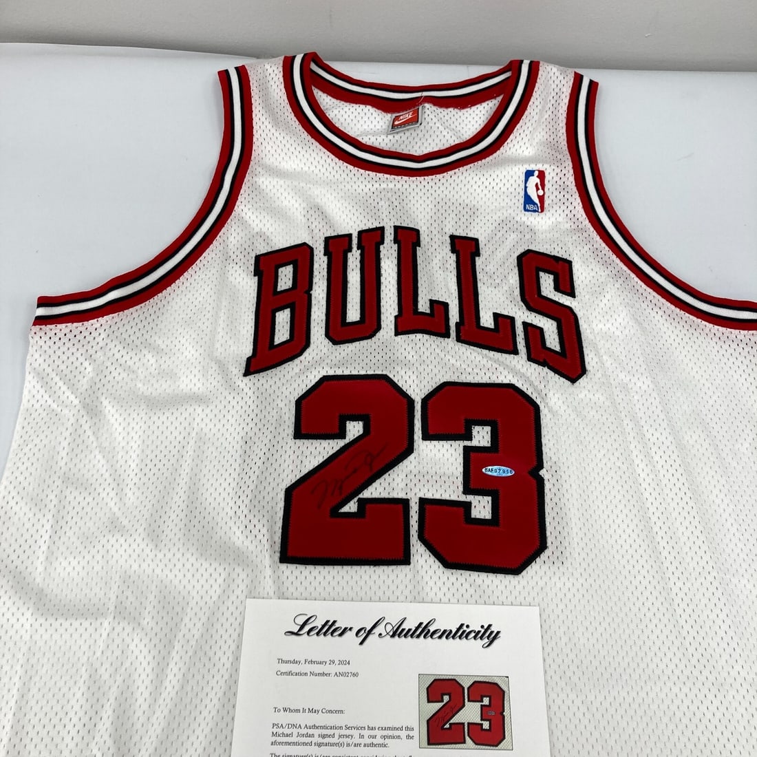 Michael Jordan Signed 1999 Chicago Bulls Jersey PSA DNA COA Retirement Season (1 of 11)