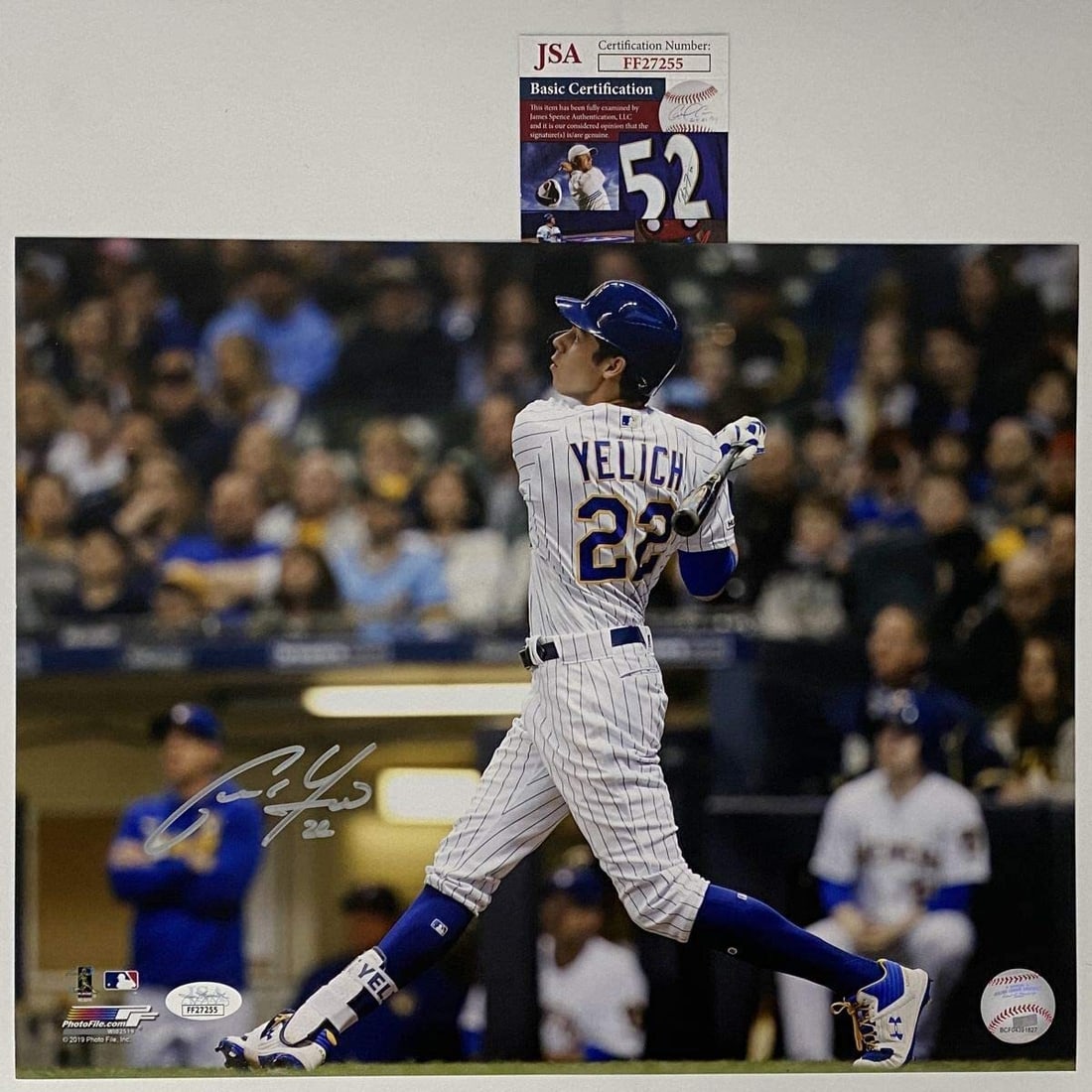 Christian Yelich Autographed Milwaukee Brewers 11x14 Photo JSA Authenticated: Christian Yelich Autographed Milwaukee Brewers 11x14 Photo JSA Authenticated This is an autographed 11x14 photo of Christian Yelich, the talented outfielder for the Milwaukee Brewers. The photo is aut