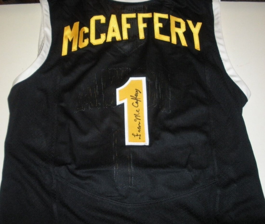 Fran McCaffrey Signed Iowa Hawkeyes Nike Jersey with COA: Fran McCaffrey Signed Iowa Hawkeyes Nike Jersey with COA Show your support for the Iowa Hawkeyes with this officially licensed Nike jersey, personally signed by Fran McCaffrey. This unique piece of me
