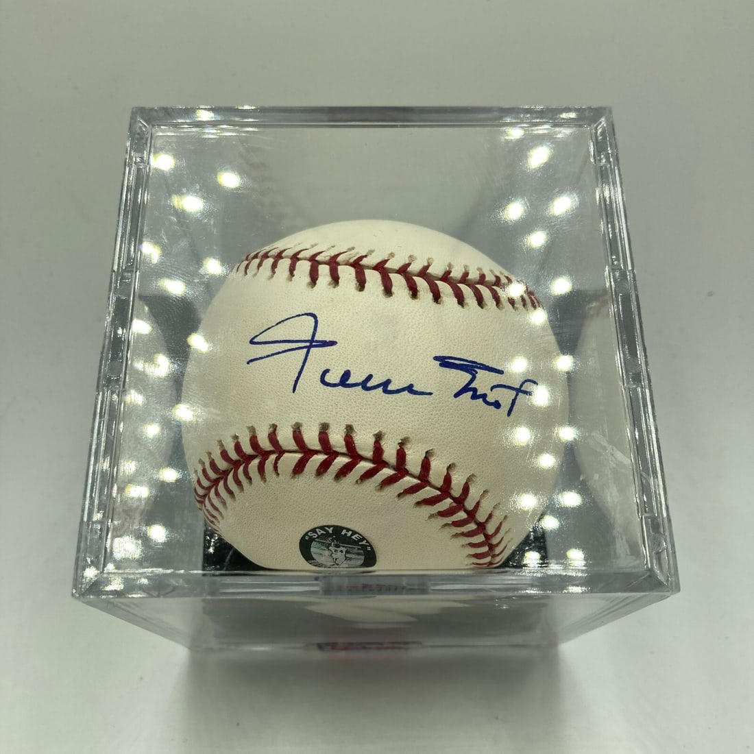 Willie Mays Signed MLB Baseball PSA Graded 10 GEM MINT New York Giants: Willie Mays Signed MLB Baseball PSA Graded 10 GEM MINT New York Giants This is a Major League Baseball signed by the legendary baseball player Willie Mays. The autograph has been authenticated by the 