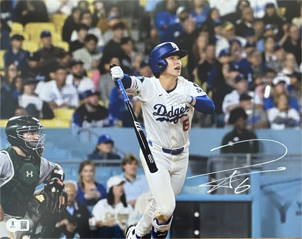 Hye Seong Kim Autographed 16x20 Dodgers Photo Beckett Authenticated (1 of 1)