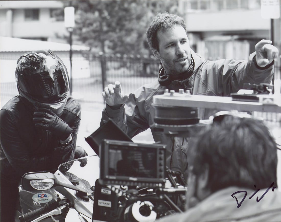 Denis Villeneuve Enemy signed 11x14 horizontal photo PSA DNA: Denis Villeneuve Enemy signed 11x14 horizontal photo PSA DNA This is an authentic 11x14 horizontal photograph from the film "Enemy," personally signed by director Denis Villeneuve. The autograph has b