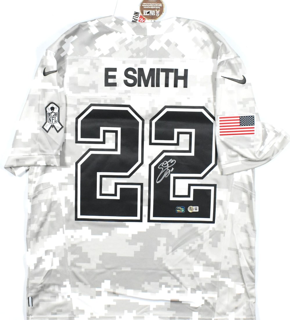 Cowboys Nike Salute 2024 Jersey Signed by Emmitt Smith Beckett Hologram: Cowboys Nike Salute 2024 Jersey Signed by Emmitt Smith Beckett Hologram This is an Emmitt Smith signed Dallas Cowboys Salute 2024 Nike Game Jersey. The jersey is an original item and comes with a Beck