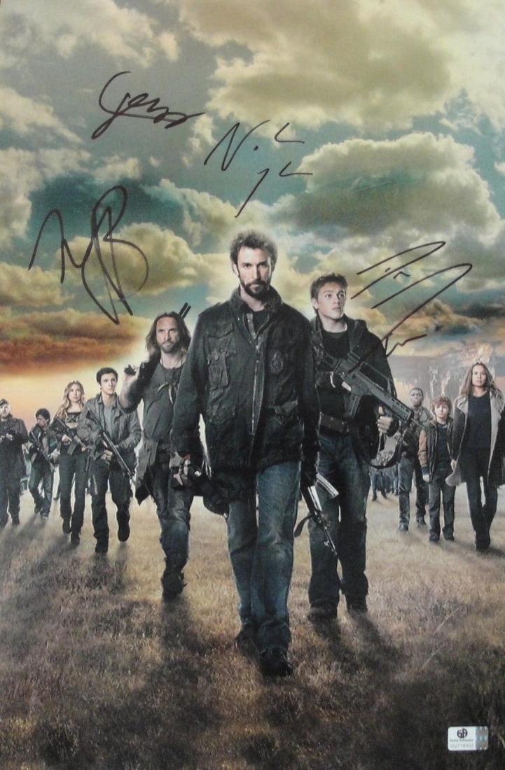 Falling Skies Cast Signed 11x17 Photograph Authenticated by Global Authentics (1 of 2)