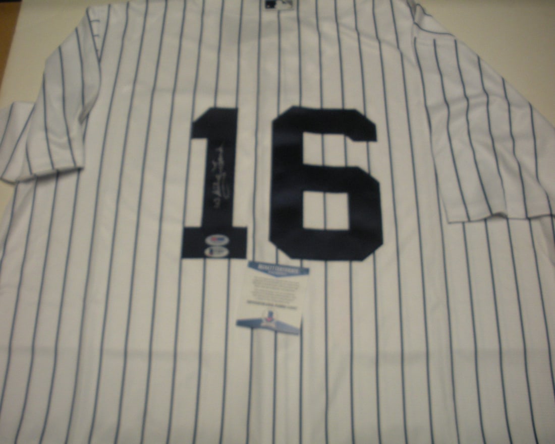 Whitey Ford signed Yankees Majestic baseball jersey Beckett COA: Whitey Ford signed Yankees Majestic baseball jersey Beckett COA This is a pre-owned, officially licensed Majestic jersey signed by Whitey Ford of the New York Yankees. The jersey comes with Beckett au