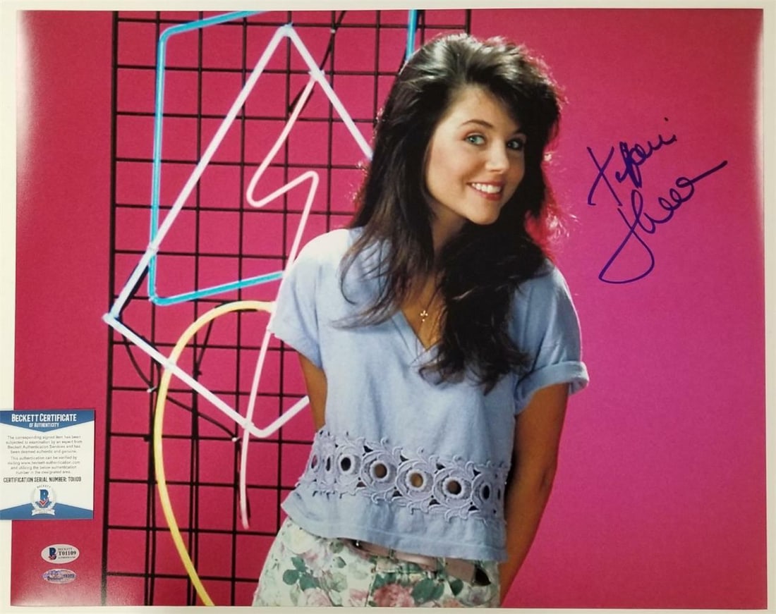 Tiffani Amber Thiessen autographed 16x20 Saved by the Bell photo Beckett BAS COA (1 of 1)