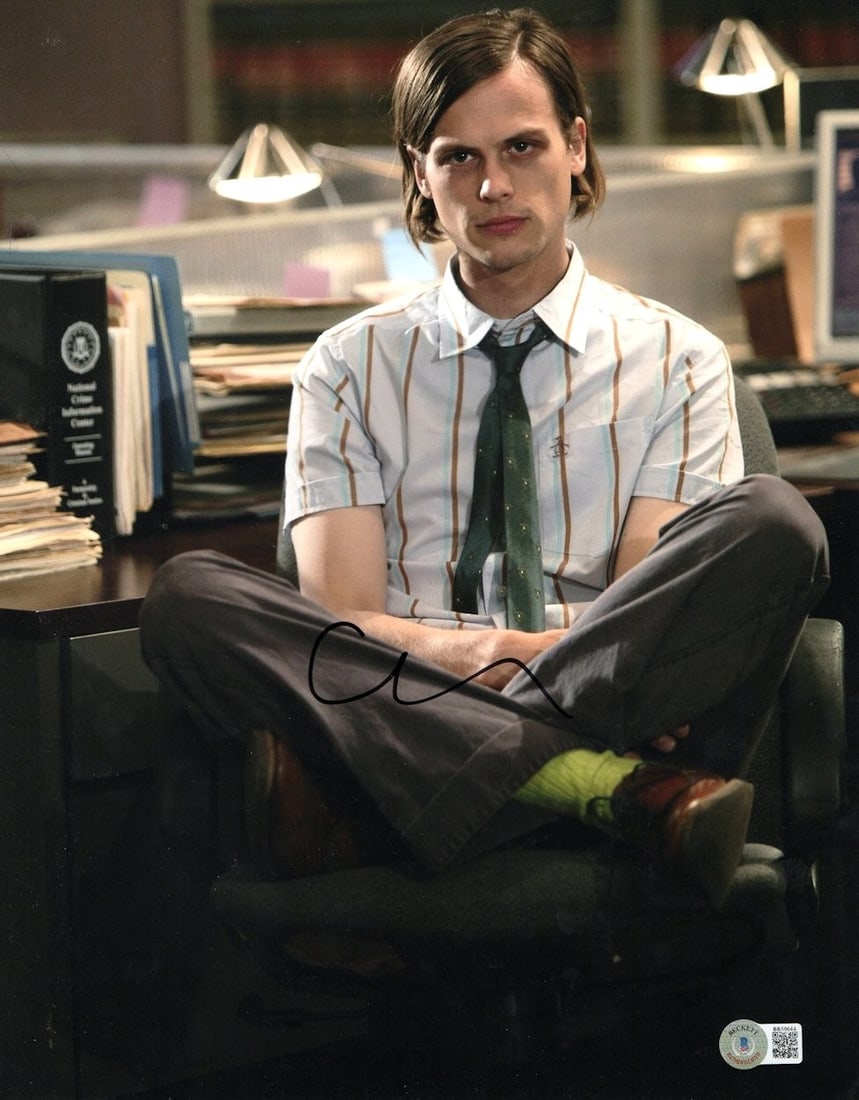 Matthew Gray Gubler Signed 11X14 Photo Criminal Minds Beckett Authenticated: Matthew Gray Gubler Signed 11X14 Photo Criminal Minds Beckett Authenticated This is an original 11x14 photograph of Matthew Gray Gubler, known for his role in 'Criminal Minds', featuring his authentic