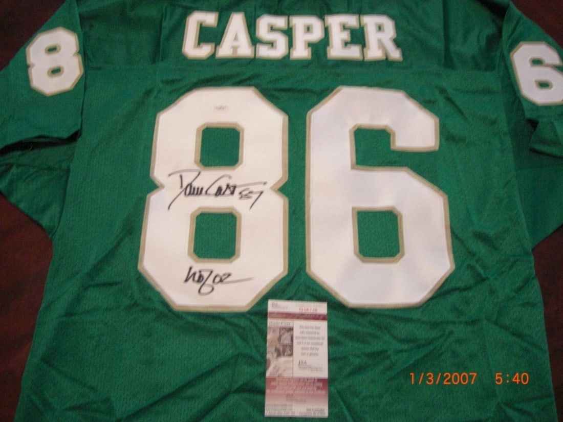 Signed Dave Casper Jersey JSA COA Notre Dame Fighting Irish and Raiders: Signed Dave Casper Jersey JSA COA Notre Dame Fighting Irish and Raiders This is a pre-owned football jersey signed by Dave Casper, featuring his association with the Notre Dame Fighting Irish and the 