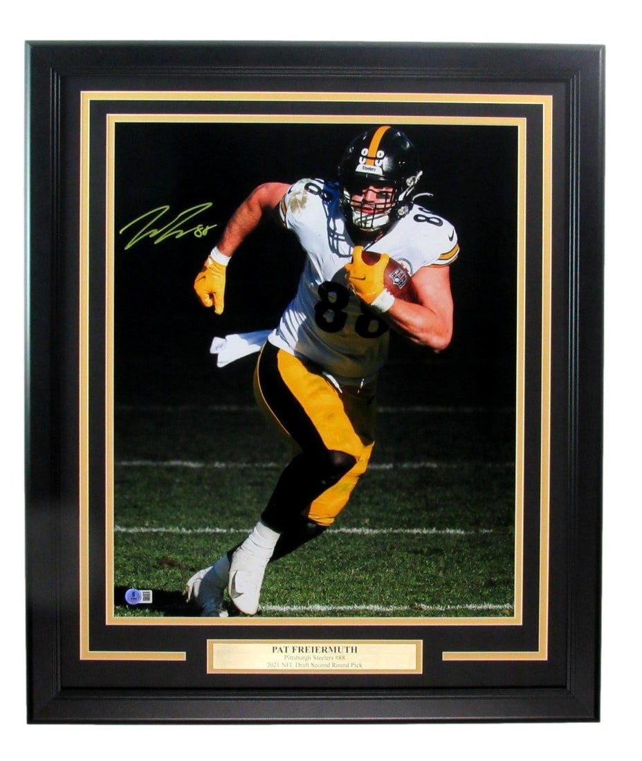Pat Freiermuth Signed 16x20 Photo Framed Pittsburgh Steelers Beckett Authenticated: Pat Freiermuth Signed 16x20 Photo Framed Pittsburgh Steelers Beckett Authenticated This striking Pat Freiermuth autographed 16x20 photo captures the energy of the Pittsburgh Steelers in action. Profes