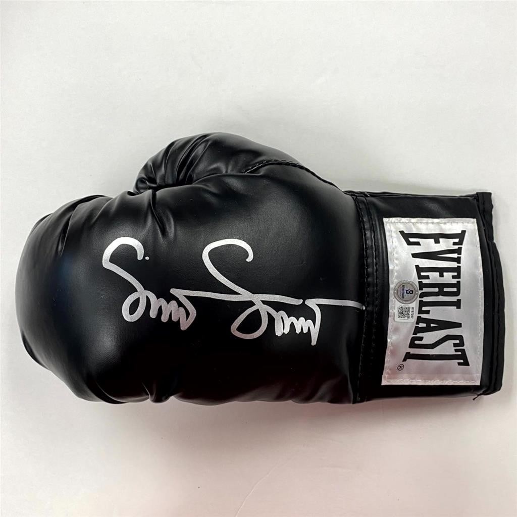 Everlast Boxing Glove Signed by Srisaket Sor Rungvisai Beckett Authenticated (1 of 4)