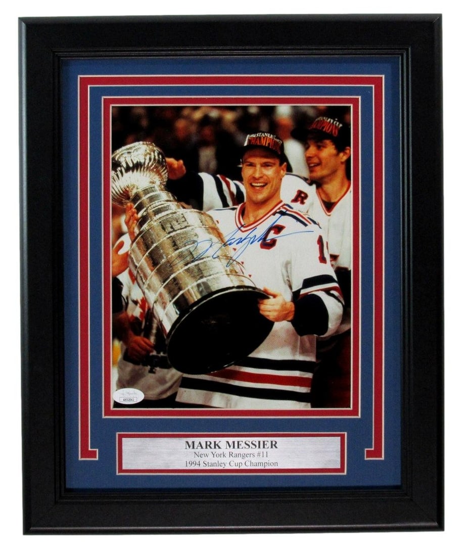 Mark Messier Framed Autographed 8x10 Photo New York Rangers JSA: Mark Messier Framed Autographed 8x10 Photo New York Rangers JSA Celebrate the legacy of hockey legend Mark Messier with this authenticated signed 8x10 photo, showcasing his iconic presence as a member