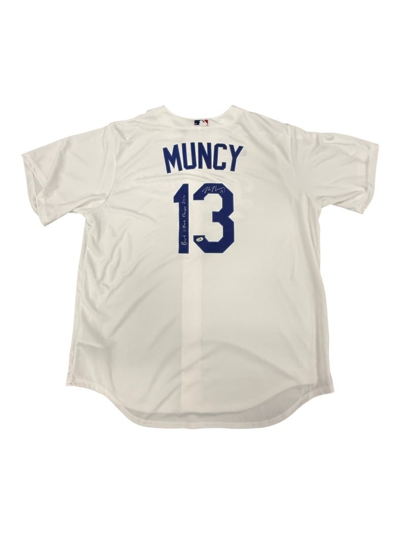 Max Muncy Dodgers signed original jersey Back 2 Back Champs 24 25: Max Muncy Dodgers signed original jersey Back 2 Back Champs 24 25 This pre-owned Los Angeles Dodgers jersey is autographed by Max Muncy and features the inscription "Back 2 Back Champs 24, 25." The je