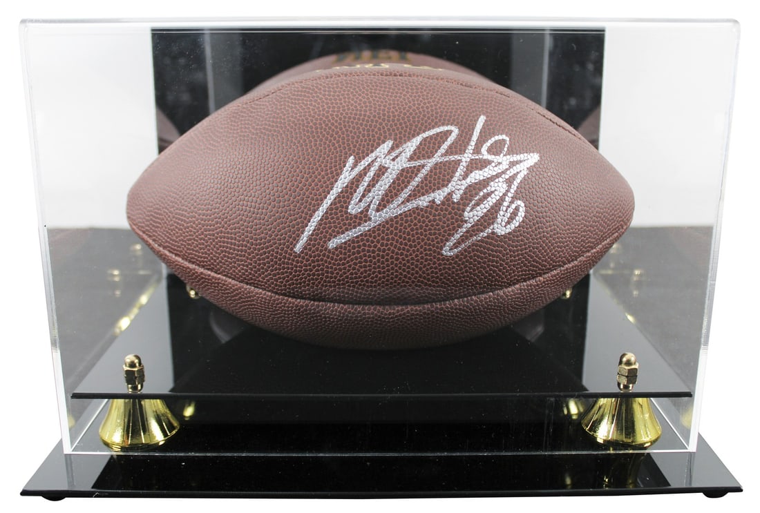 Miles Sanders Signed Carolina Panthers Wilson Football with Beckett Authentication: Miles Sanders Signed Carolina Panthers Wilson Football with Beckett Authentication This original Wilson Super Grip football has been personally signed by Miles Sanders, the talented player of the Caro